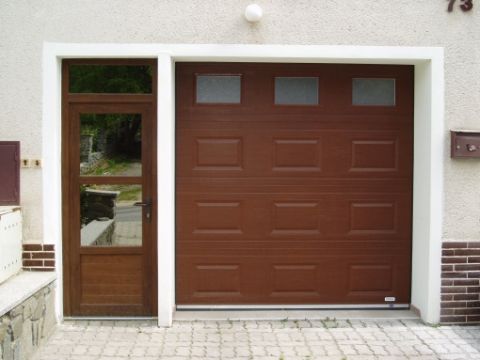 kazetová, RAL 8011, prosklená kazetová, RAL 8011, prosklená