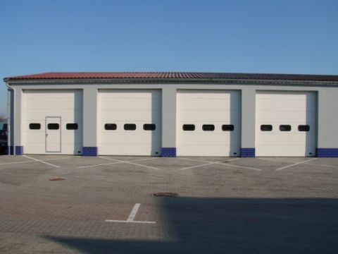 lamelová, bílá RAL 9010, prosklená lamelová, bílá RAL 9010, prosklená